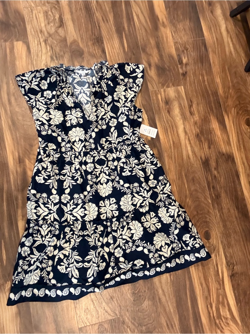 Time and Tru Navy and White Floral Tiered Casual Dress